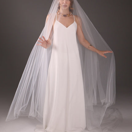 Collection image for: Veils with Cut Edge
