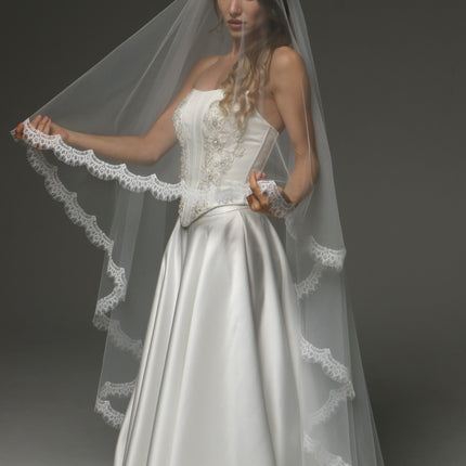 Collection image for: Veils with Lace