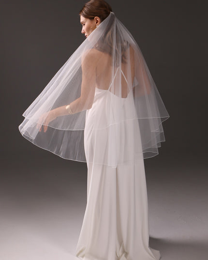 Two Tier Fingertip Bridal Veil with Pencil Edge, Short Wedding Veil, Blusher Veil, Minimalist Tulle Veil, Modern Bride Veil