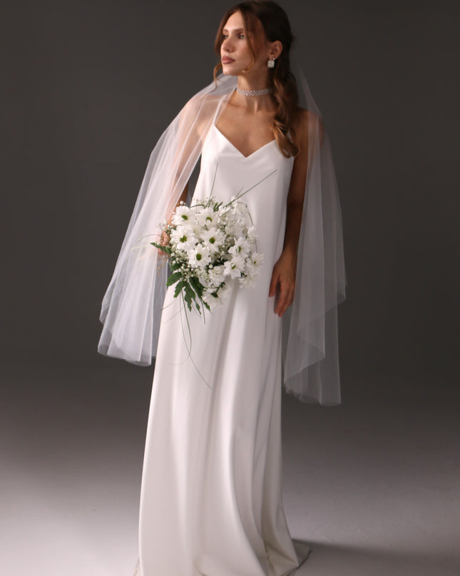 Two Tier Fingertip Bridal Veil with Pencil Edge, Short Wedding Veil, Blusher Veil, Minimalist Tulle Veil, Modern Bride Veil