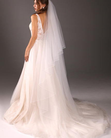 Chapel Length Wedding Veil Two Tier Pencil Edge Bridal Veil Soft Tulle Minimalist Veil Lightweight Modern Bride Veil