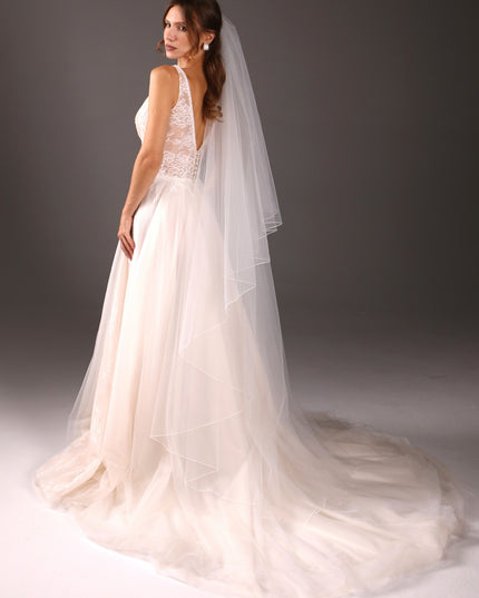 Chapel Length Wedding Veil Two Tier Pencil Edge Bridal Veil Soft Tulle Minimalist Veil Lightweight Modern Bride Veil
