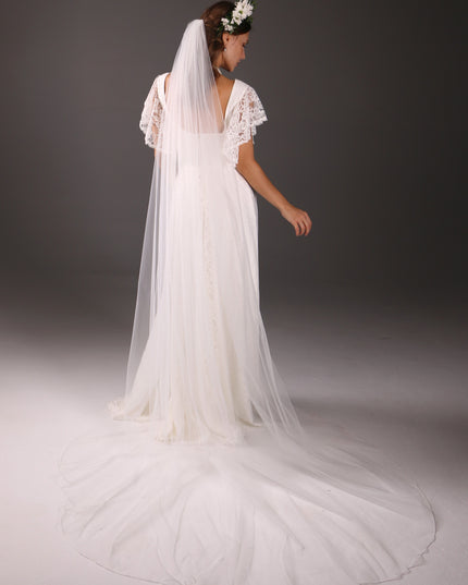 Light Ivory Chapel Wedding Veil: Soft Tulle, Pencil Edge